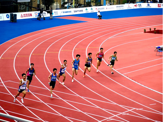 广西大学田径队在第一届学生青年运动会田径比赛中创造佳绩